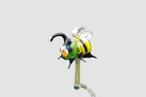 Orchideenstab aus Glas mit Hummel