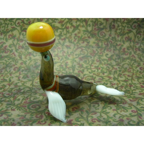 Seelöwe mit Ball - Glastier
