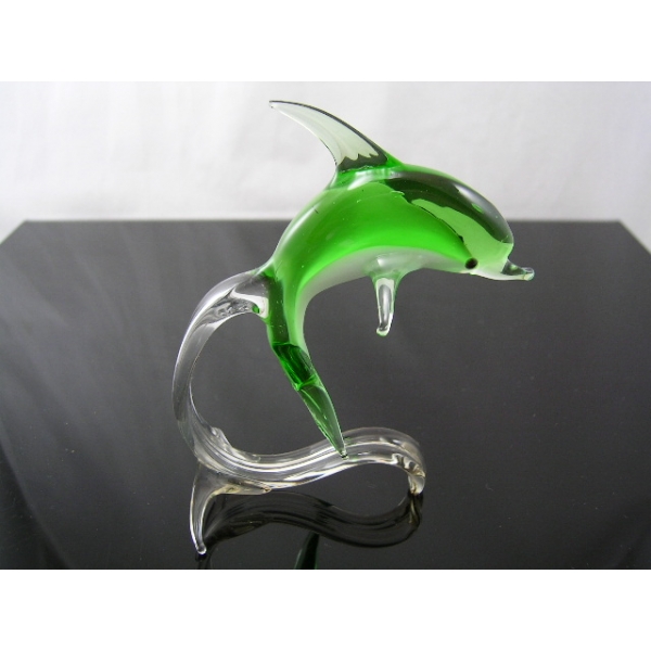 Delfin auf Welle Grün - Glas Figur - Wellenreiter Glasfigur Deko Setzkasten Vitrine