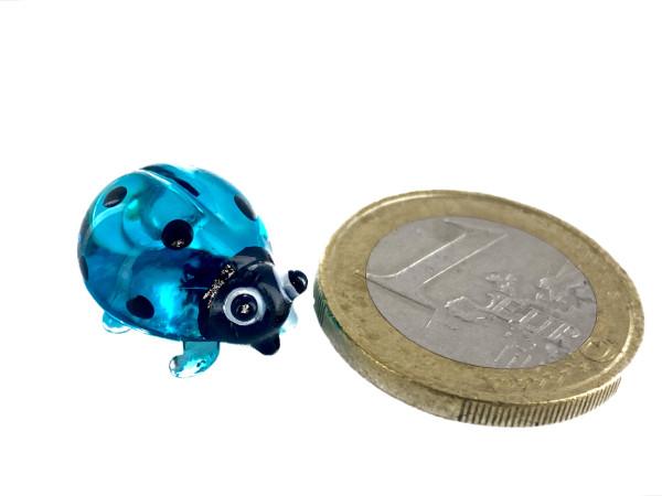 Marienkäfer Mini Blau Schwarz - Miniatur Figur aus Glas - Deko Setzkasten Vitrine Glücksbringer