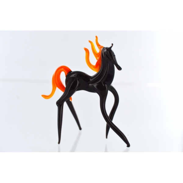 Pferd Feuersturm schwarz- orange rot Mähne Figur aus Glas Elegant Araber Glasfigur